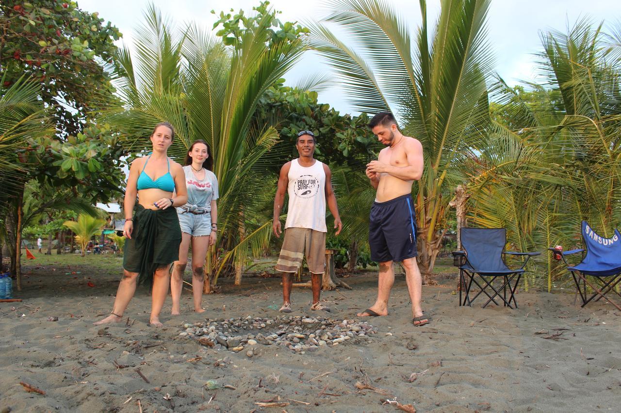 Miguel Surf Camp Hotel Quepos Eksteriør billede